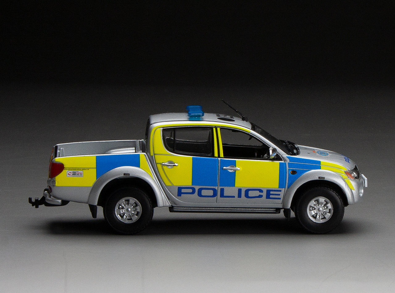 🇬🇧 Vitesse 1/43 Mitsubishi L200 Police of Gloucestershire Model