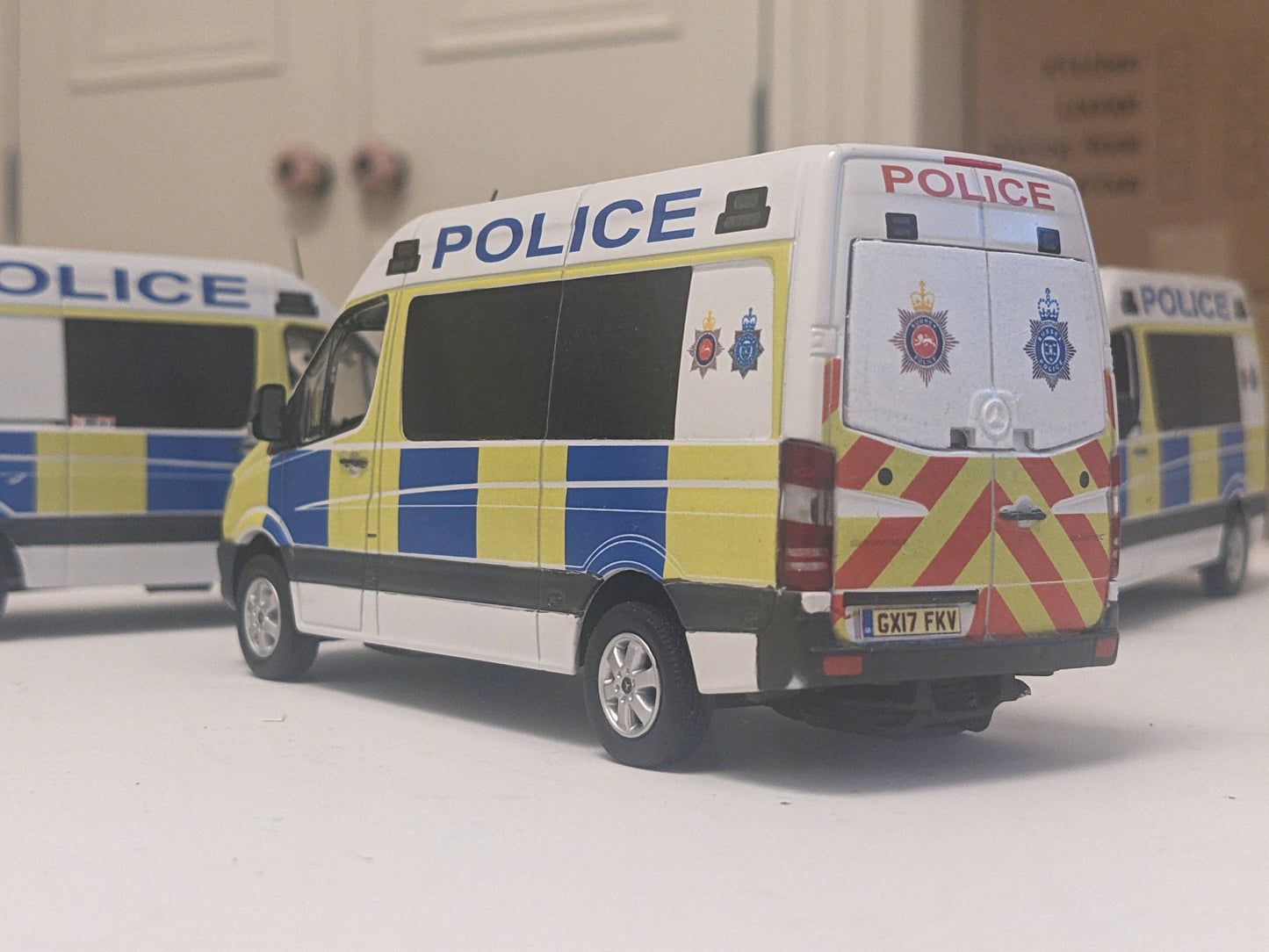 ﻿🇬🇧 Premium ClassiXXs 1/43 Mercedes-Benz Sprinter Police of Surrey & Sussex Code 3 Model (GX17 FKV)