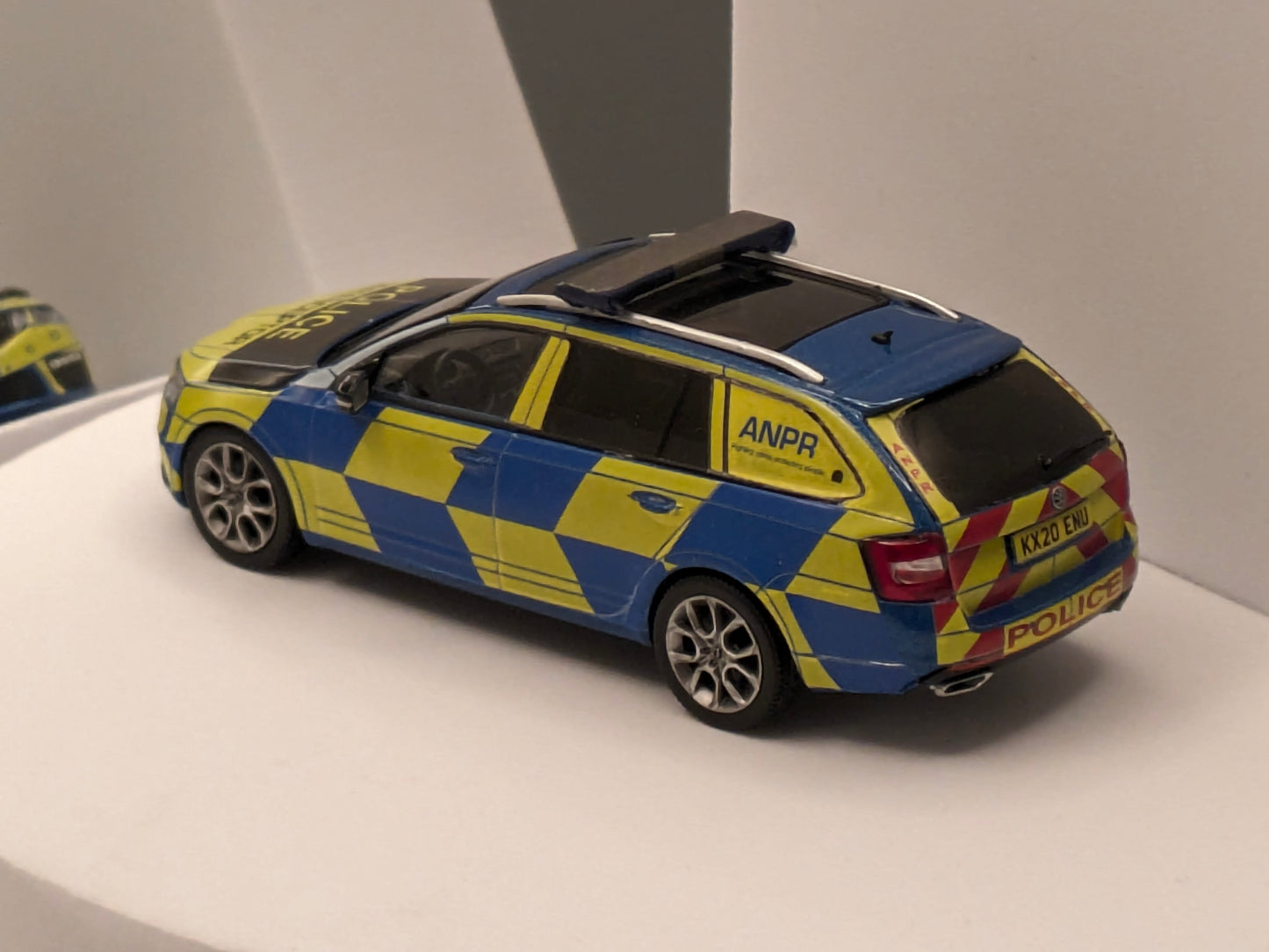 🇬🇧 IXO 1/43 Skoda Octavia RS Combi Police of Northamptonshire Code 3 Model