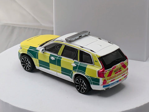 Norev 1/43 Volvo XC90 London Ambulance Model