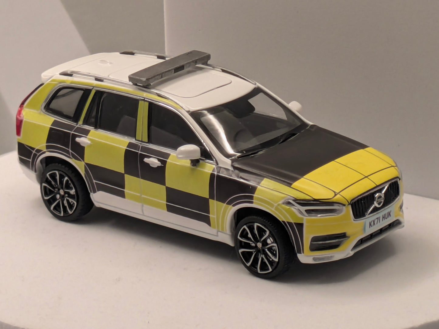 Norev 1/43 Volvo XC90 Highways Traffic Officer Model