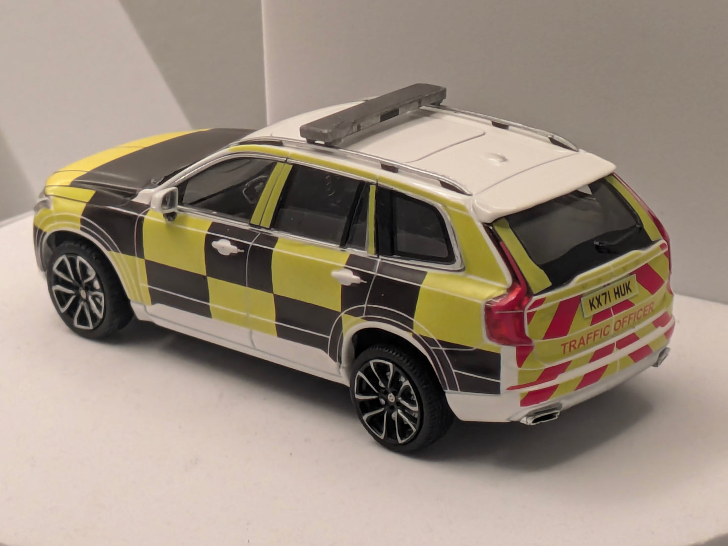 Norev 1/43 Volvo XC90 Highways Traffic Officer Model