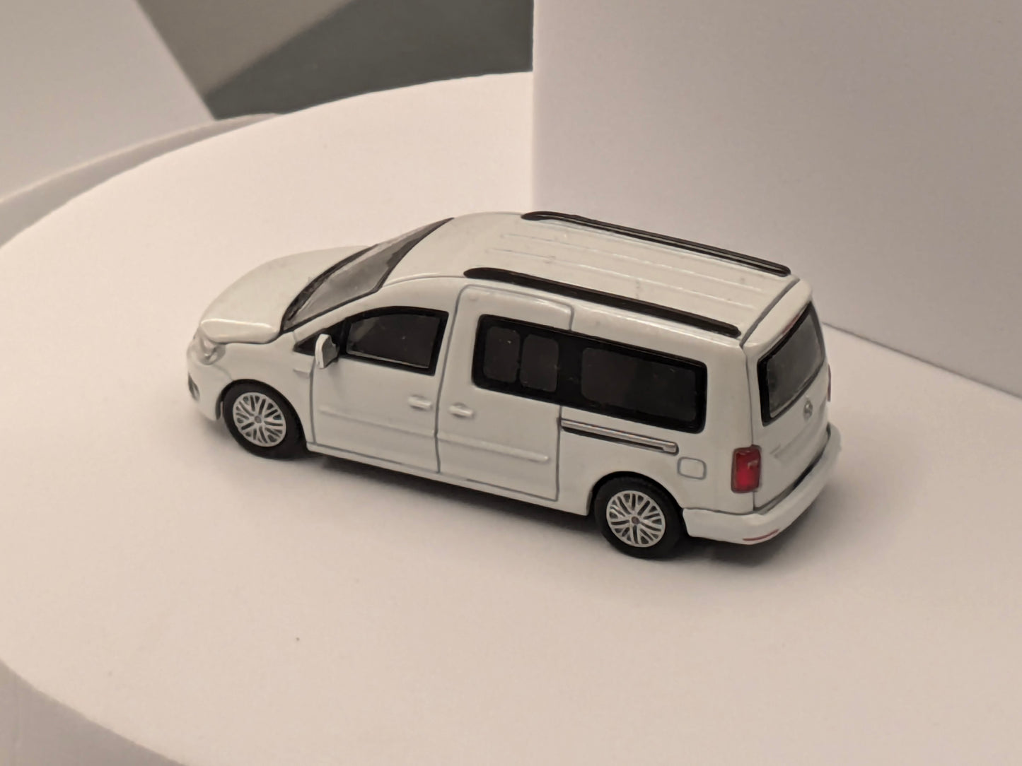 🇬🇧 ERA CAR 1/64 Volkswagen Caddy Plain White Model