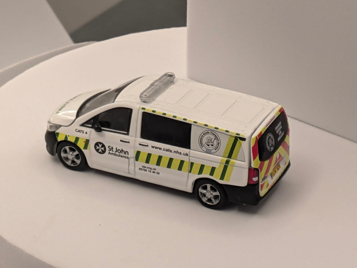 🇬🇧 ERA CAR 1/64 Mercedes-Benz Vito St John Ambulance Model