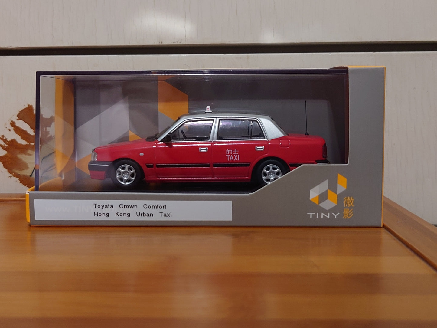 🇭🇰 Tiny 1/43 Toyota Crown Comfort Hong Kong Taxi (4 Seats) Model